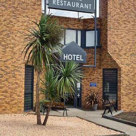 Hotel L'Etoile Aeroport - A61 Carcassonne Ngoại thất bức ảnh