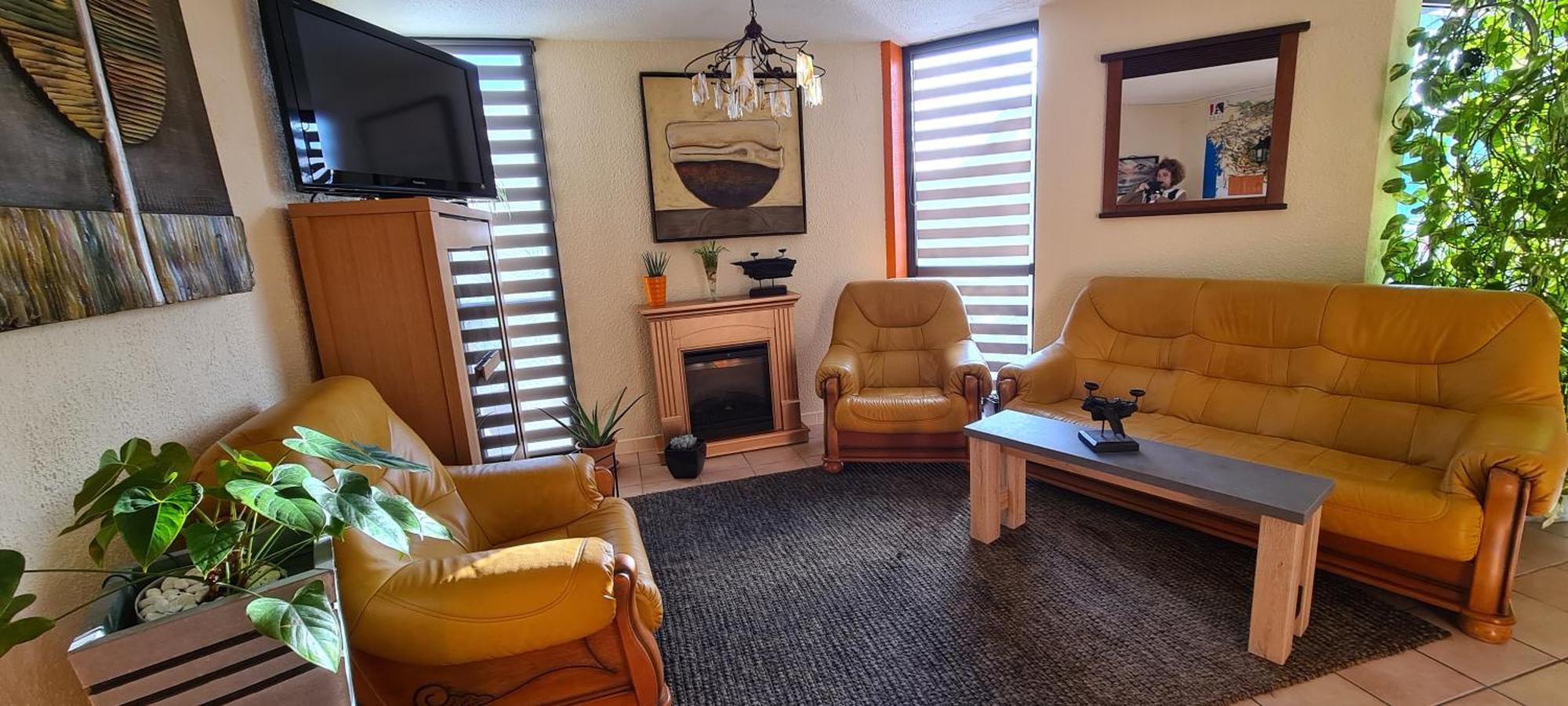 Hotel L'Etoile Aeroport - A61 Carcassonne Ngoại thất bức ảnh