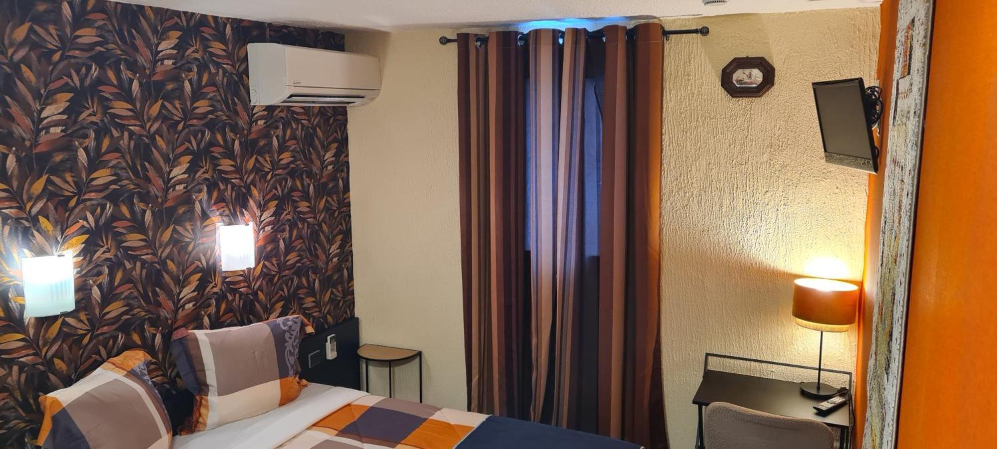 Hotel L'Etoile Aeroport - A61 Carcassonne Ngoại thất bức ảnh