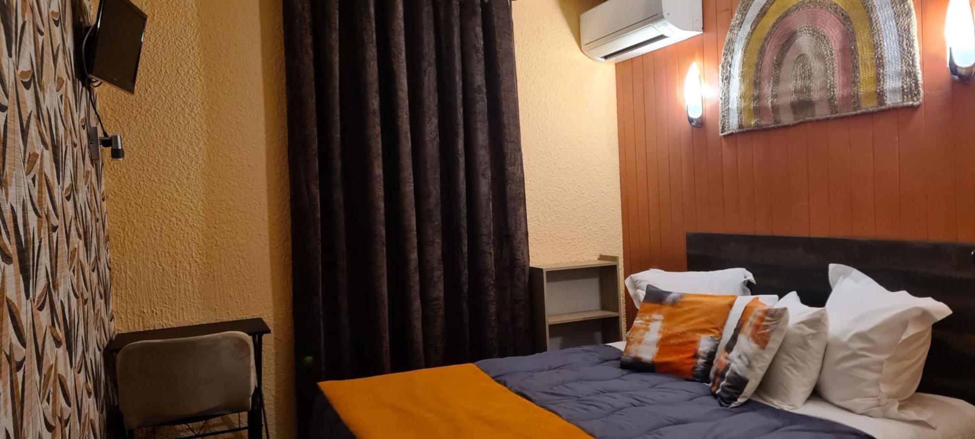 Hotel L'Etoile Aeroport - A61 Carcassonne Ngoại thất bức ảnh